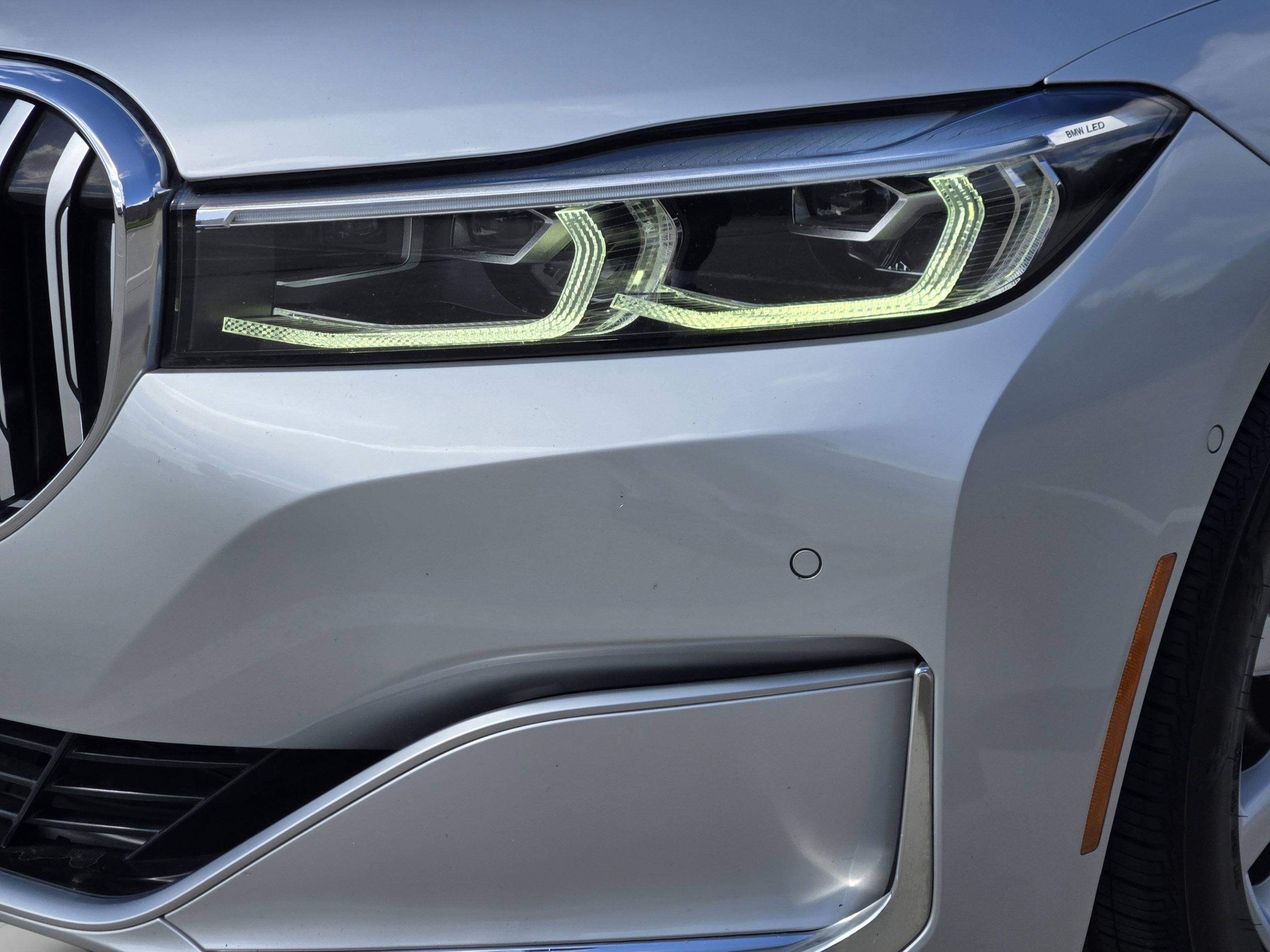 Used 2020 BMW 740i w/ Premium Package RWD image 29