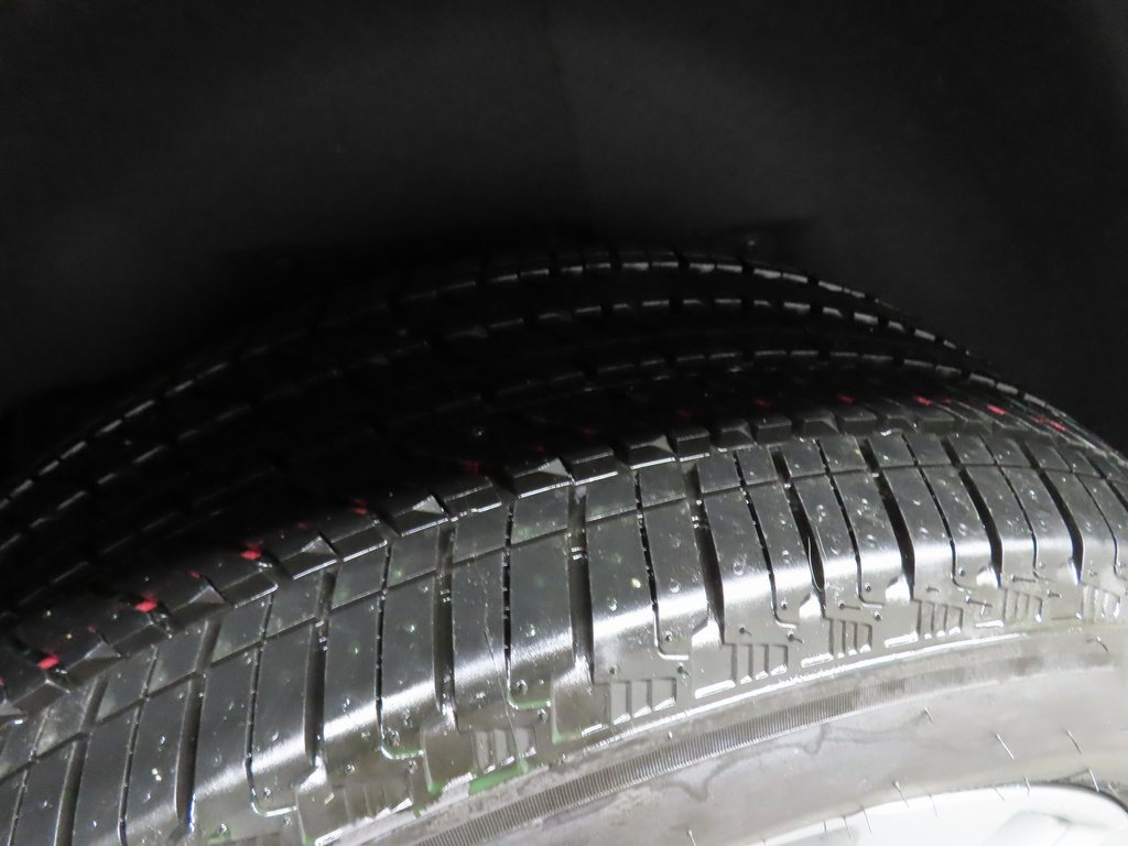 Used 2025 Chevrolet Suburban Premier image 37