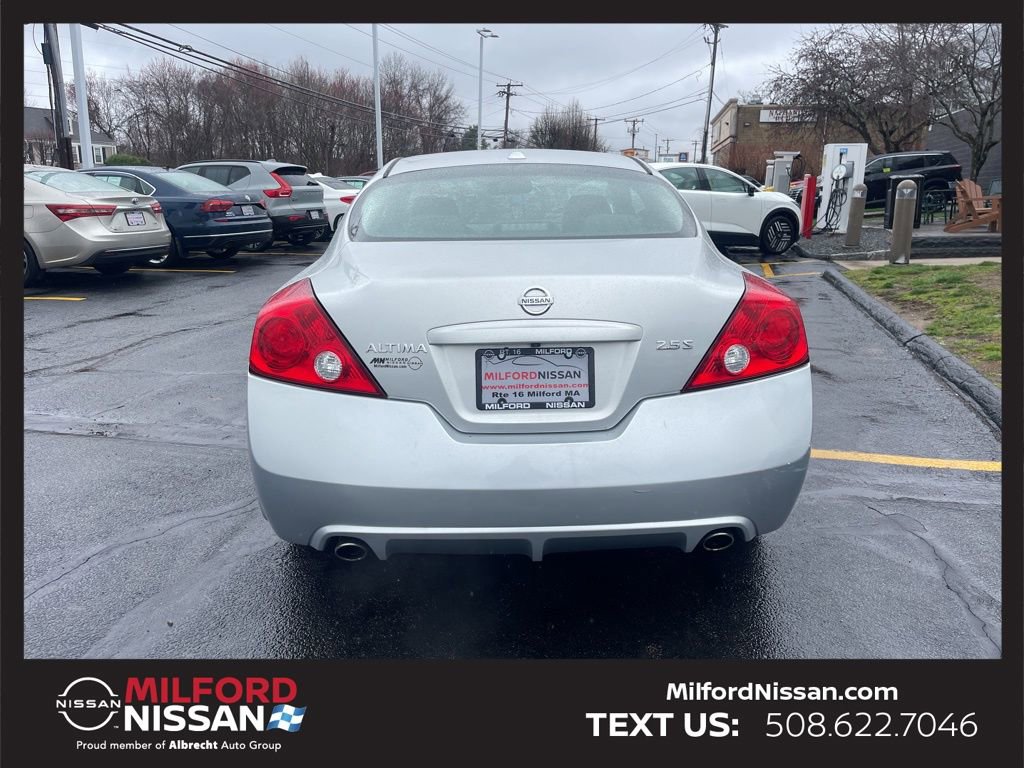 Used 2010 Nissan Altima 2.5 S w/ Premium Pkg image 4