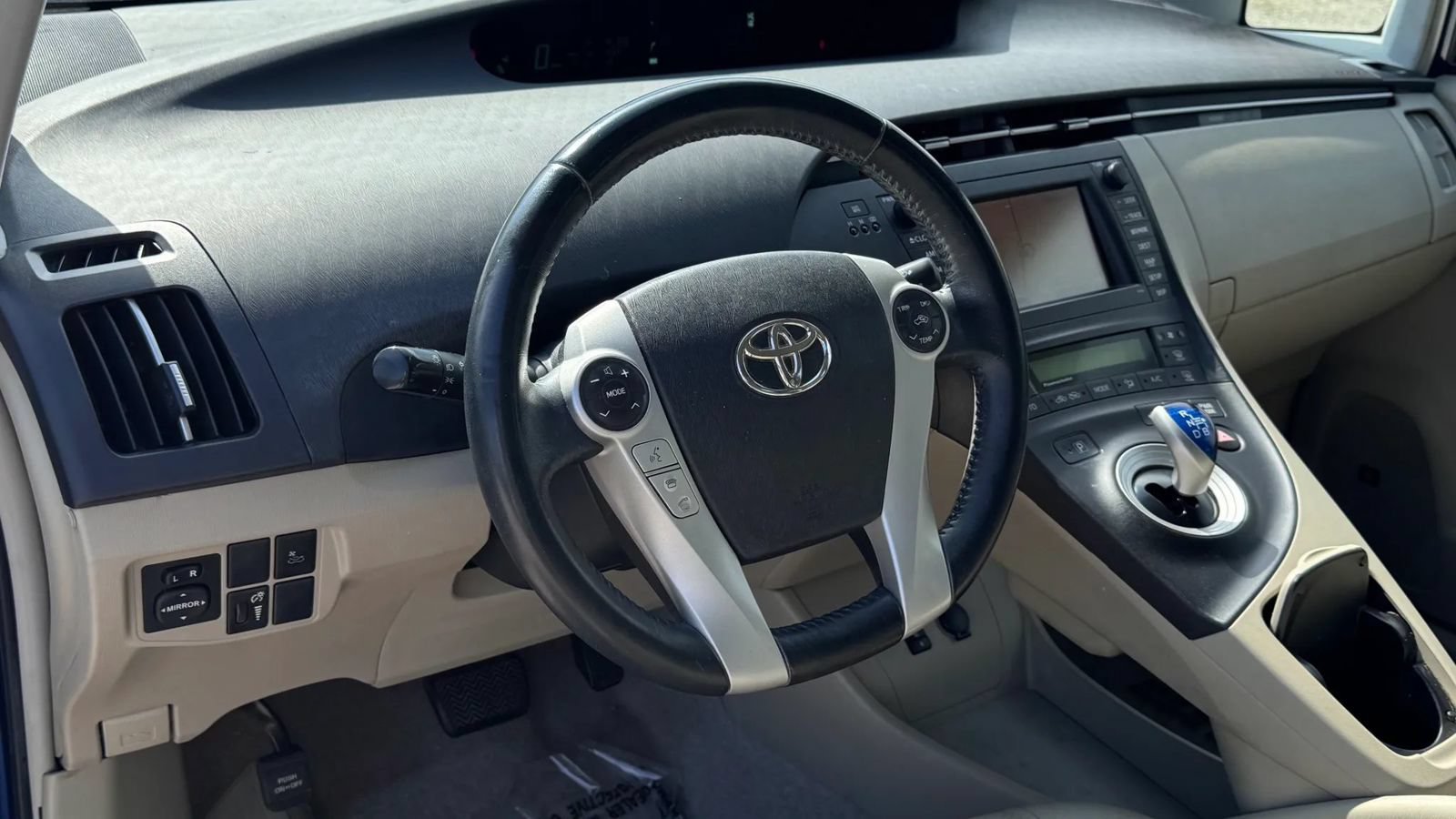 Used 2011 Toyota Prius Four w/ Solar Roof Pkg FWD image 16