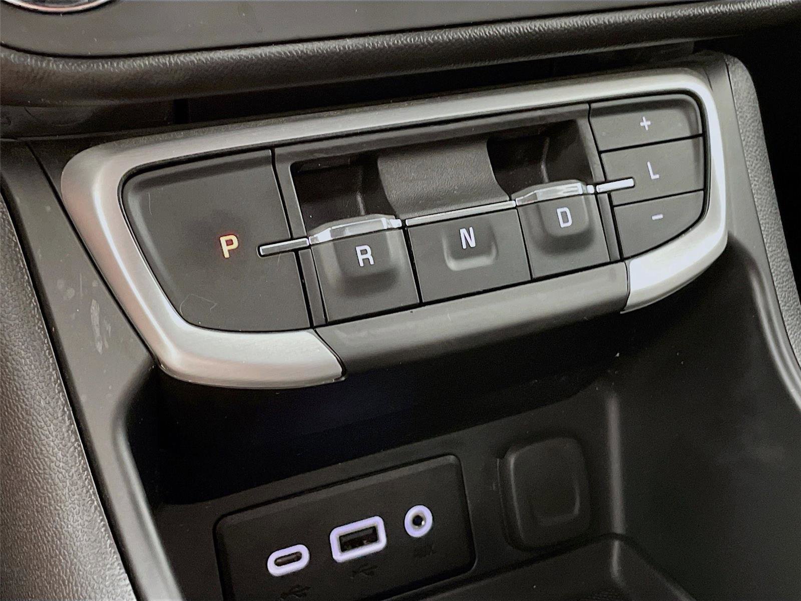 Used 2023 GMC Terrain SLE w/ Driver Convenience Package image 20