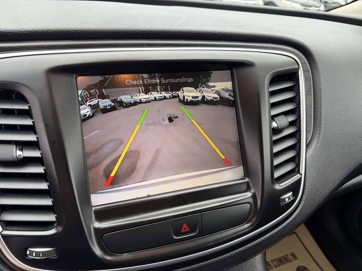 Used 2016 Chrysler 200 Limited Platinum image 13