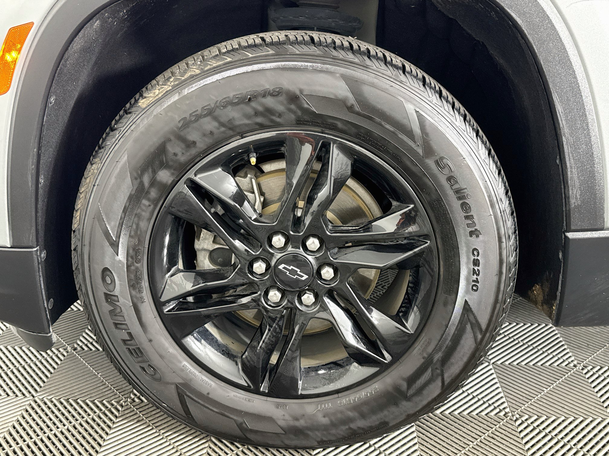 Used 2024 Chevrolet Traverse LS w/ Midnight/Sport Edition FWD image 36