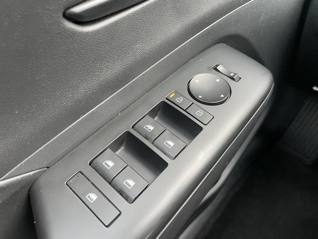 Used 2024 Hyundai Kona SEL image 24