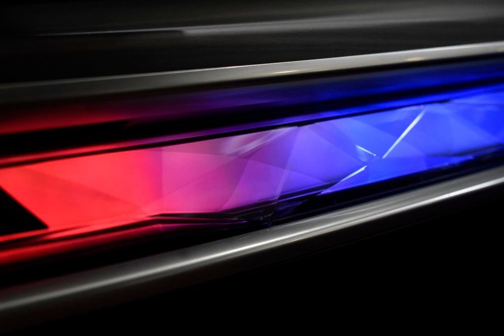 Used 2025 BMW 760i xDrive image 37