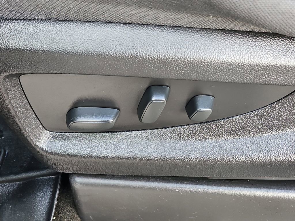 Used 2018 Chevrolet Silverado 1500 LT w/ All Star Edition image 21