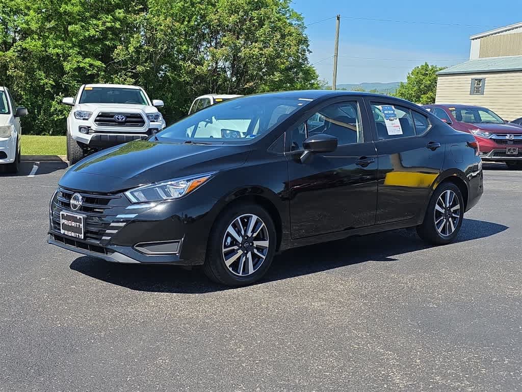 Used 2023 Nissan Versa SV FWD image 8