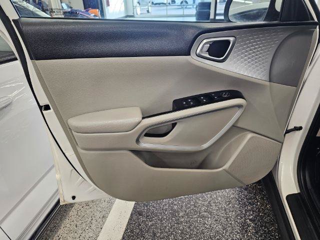 Used 2020 Kia Soul LX FWD image 24