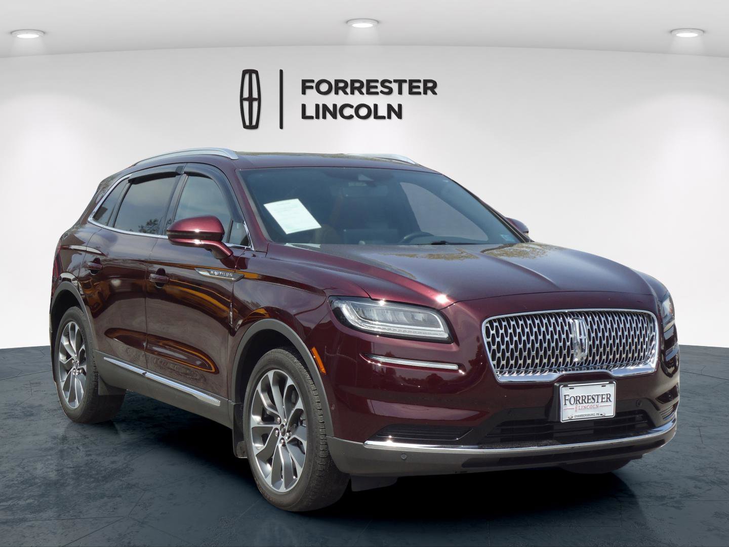 Used 2023 Lincoln Nautilus Reserve w/ Equipment Group 201A image 1