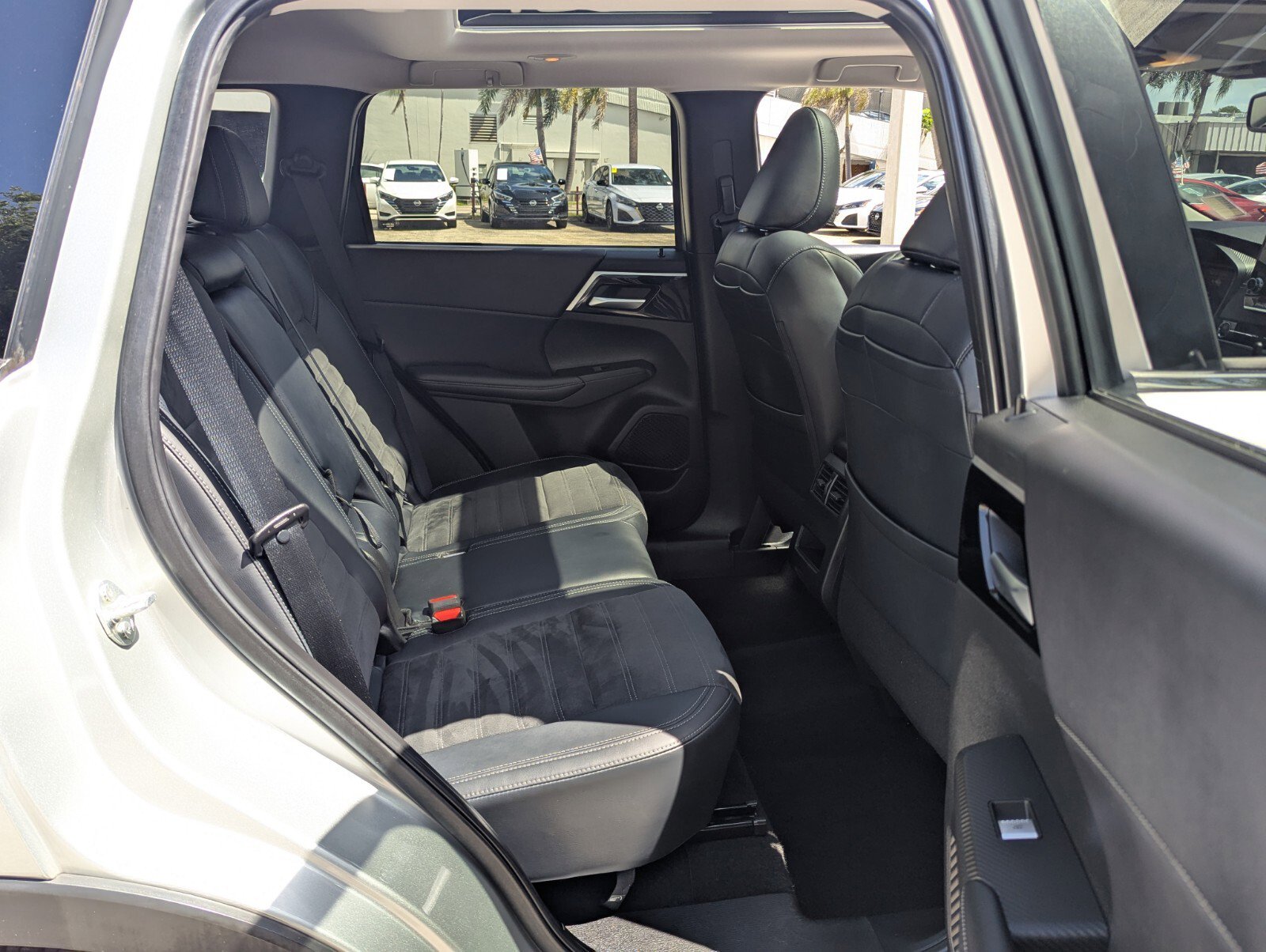 Used 2023 Mitsubishi Outlander SE FWD image 20