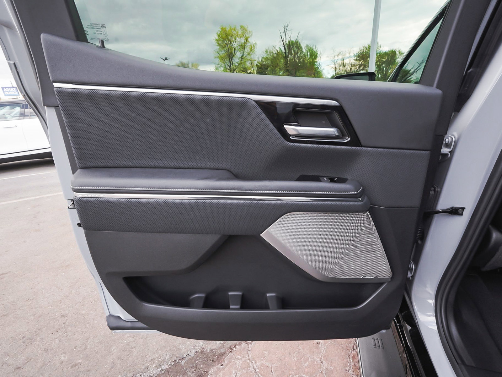 Used 2024 GMC Sierra EV Denali image 11