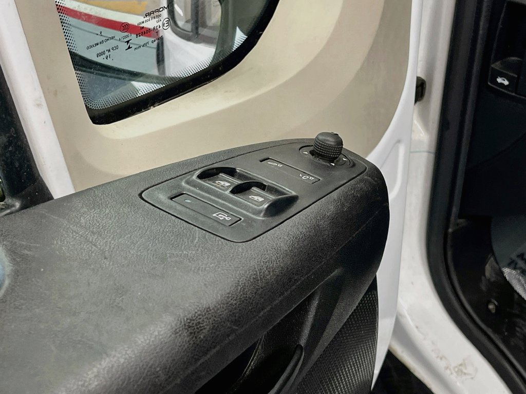 Used 2020 RAM ProMaster 1500 w/ Interior Convenience Group FWD image 17