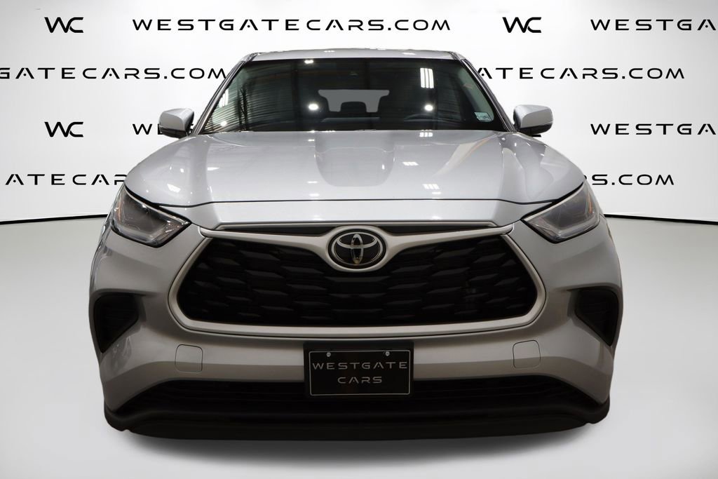Used 2021 Toyota Highlander L image 4