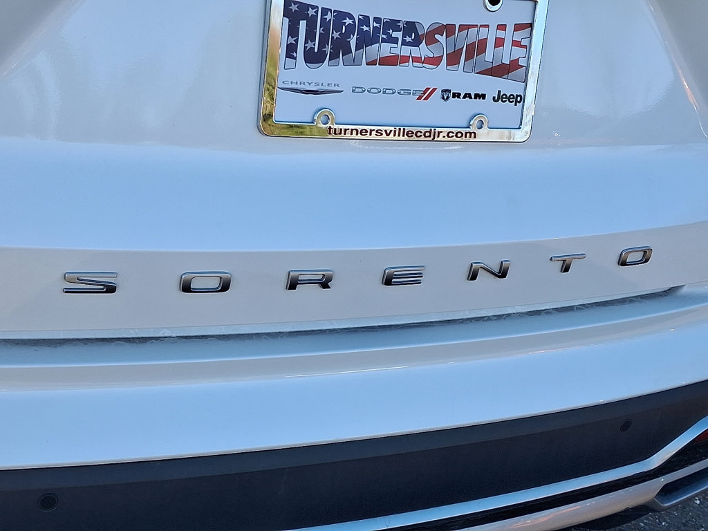 Used 2022 Kia Sorento SX Prestige w/ Panoramic Sunroof Package image 17