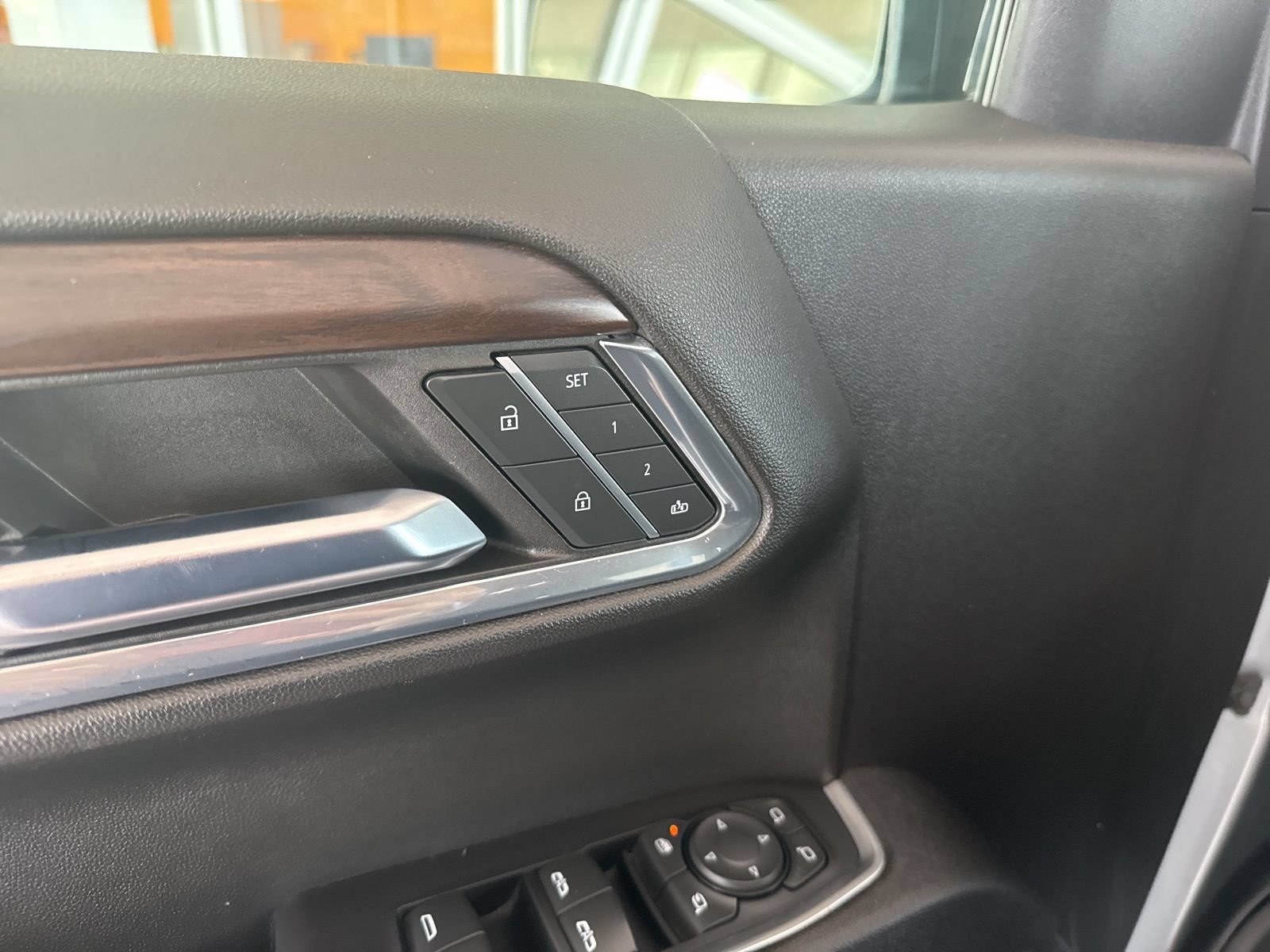 Used 2024 GMC Sierra 1500 SLT AWD/4WD image 22