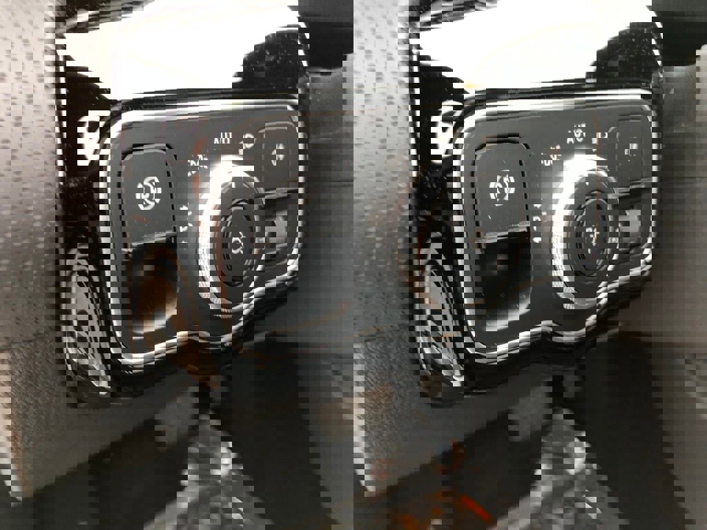 New 2025 Mercedes-Benz CLA 250 4MATIC image 14