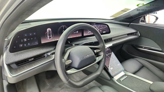 Used 2024 Lucid Air Touring image 19