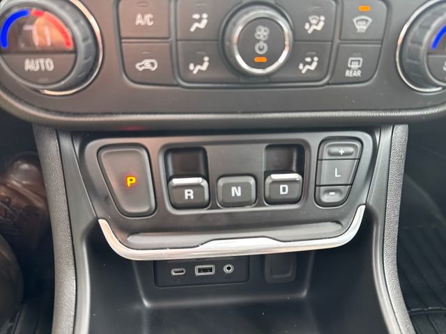 Used 2020 GMC Terrain SLE w/ Driver Convenience Package image 25