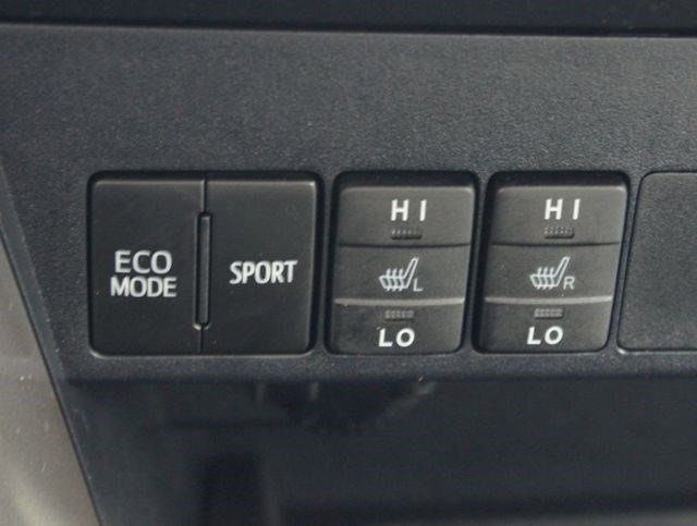 Used 2018 Toyota RAV4 Limited w/ All Weather Liner Package image 9