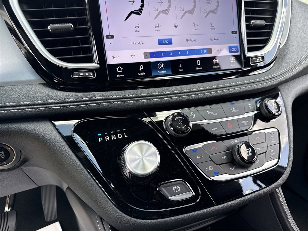 New 2026 Chrysler Pacifica Limited w/ S Appearance Package image 20