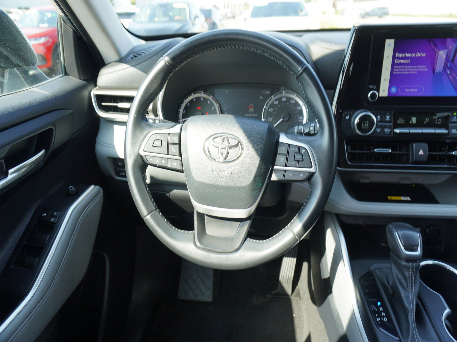 Used 2023 Toyota Highlander XLE AWD/4WD image 17