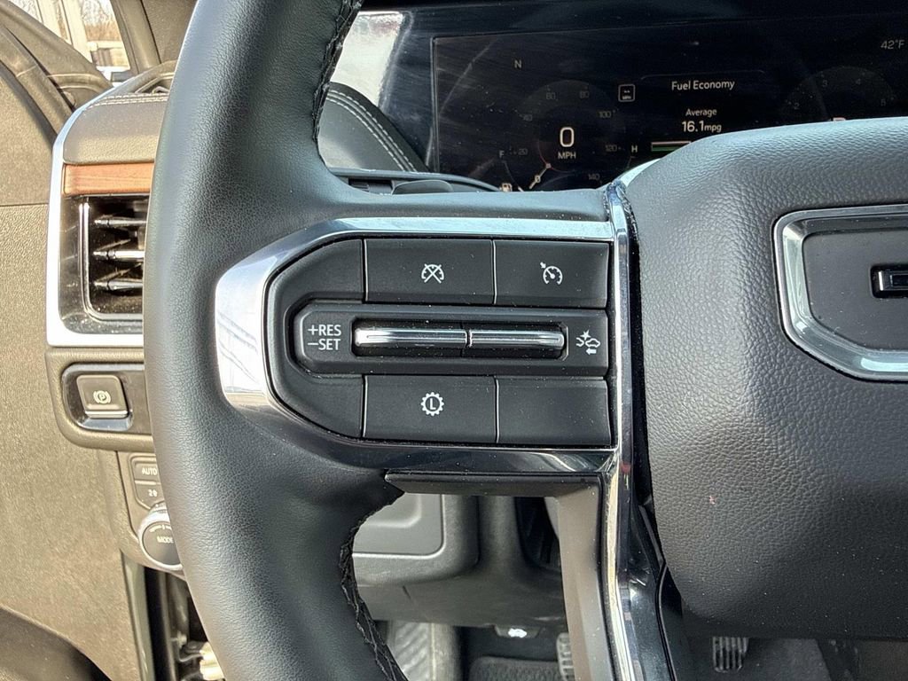 Used 2025 GMC Yukon Denali AWD/4WD image 15
