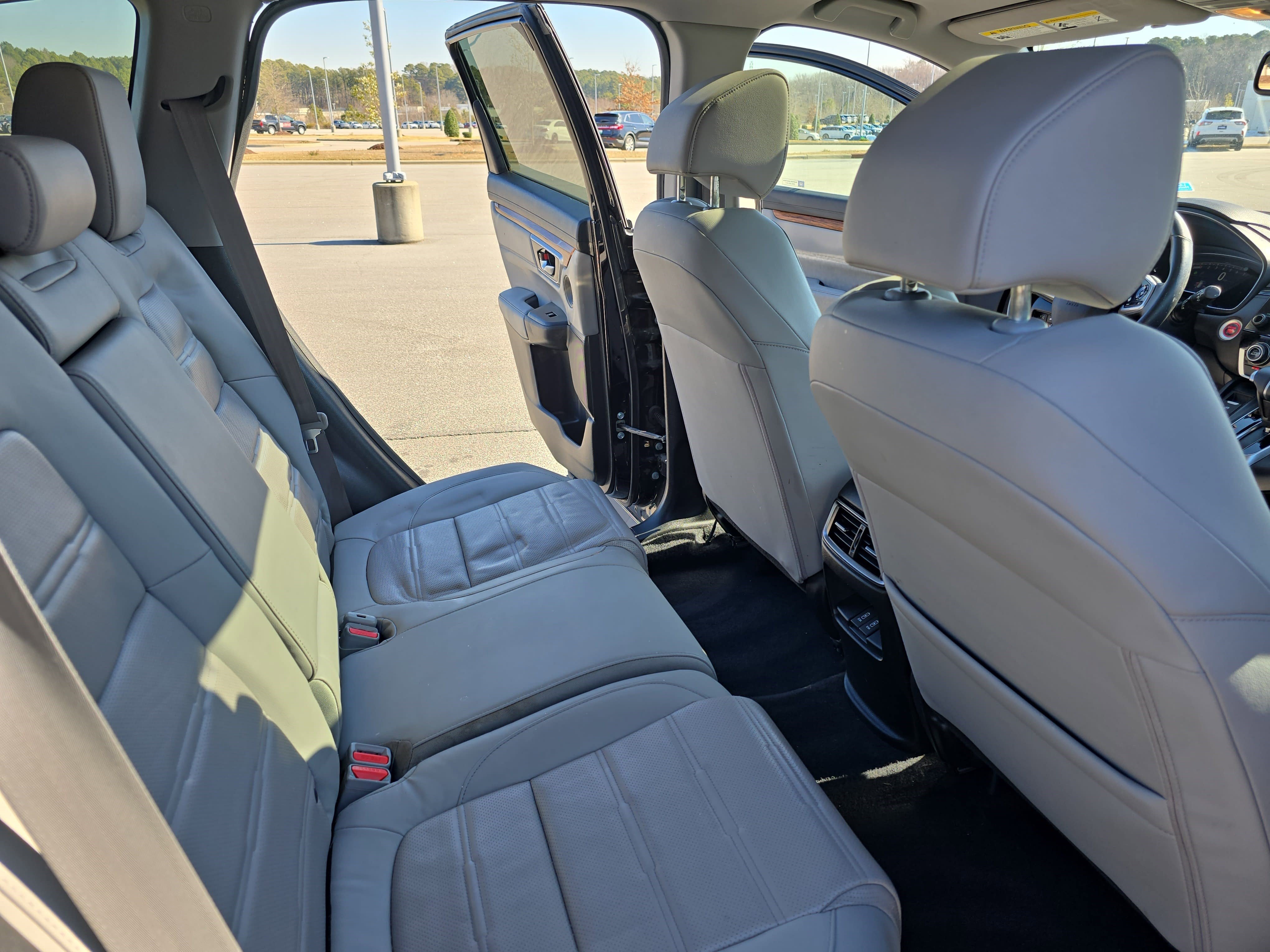 Used 2020 Honda CR-V Touring image 11