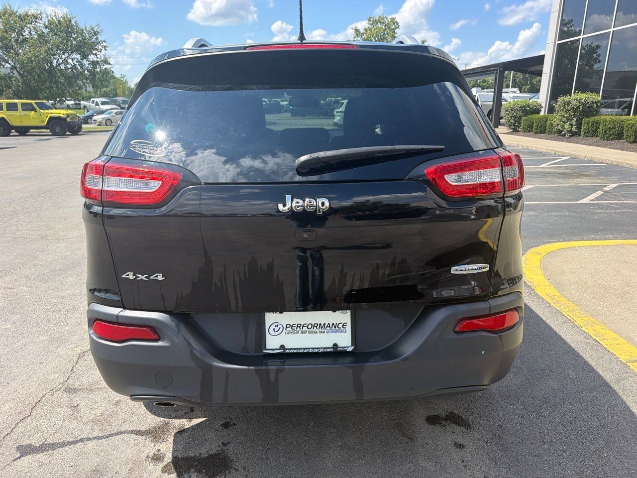 Used 2018 Jeep Cherokee Latitude Plus AWD/4WD image 8