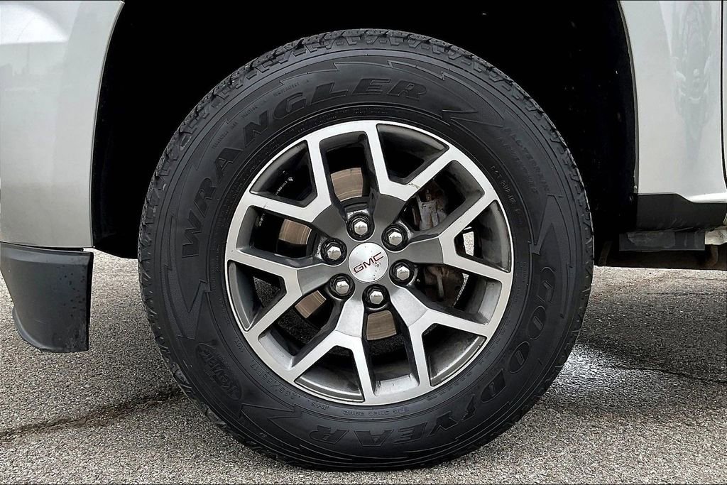 Used 2017 GMC Canyon SLE w/ All Terrain Package image 8