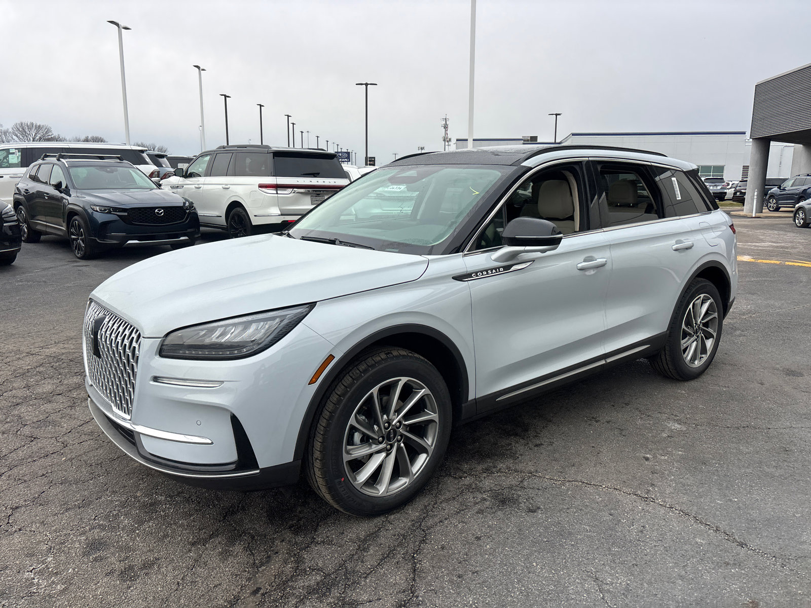 New 2026 Lincoln Corsair Premiere image 3