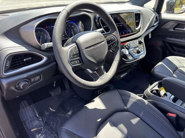 New 2027 Chrysler Pacifica Select FWD image 15
