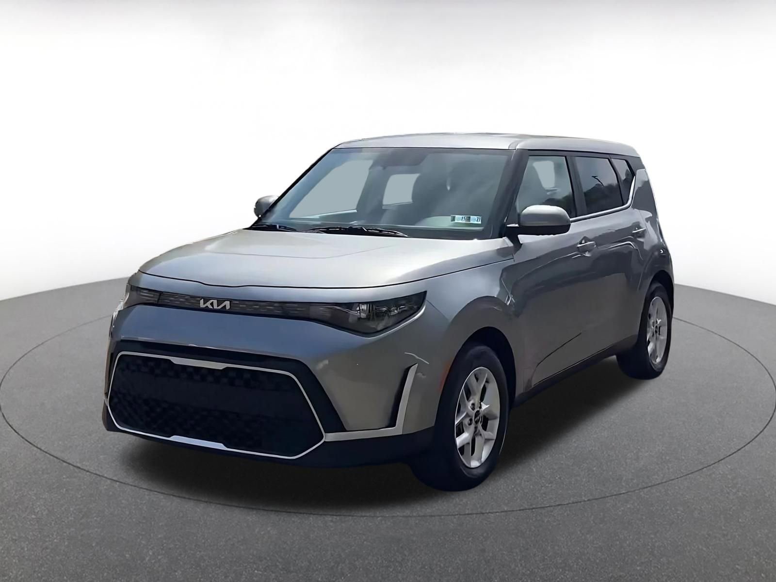 Used 2025 Kia Soul LX w/ LX Technology Package FWD image 7