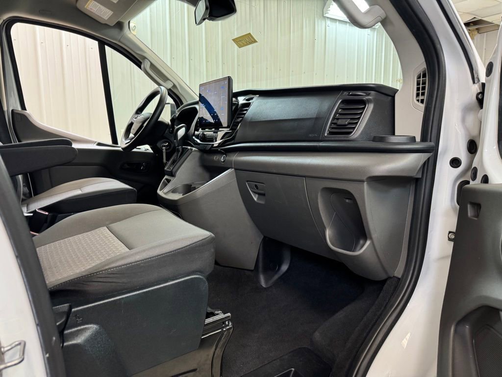 Used 2023 Ford Transit 350 XLT image 28