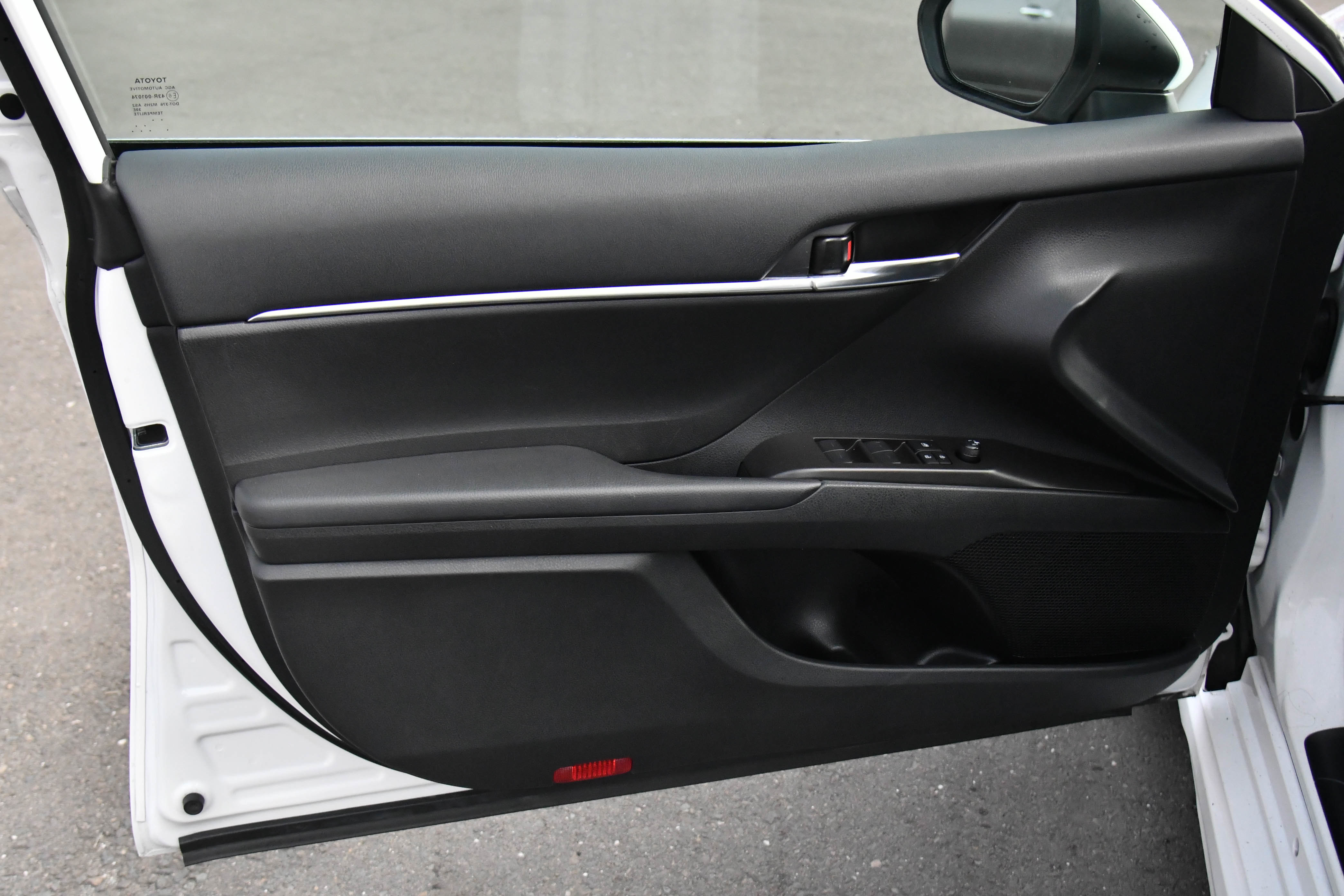 Used 2024 Toyota Camry SE image 14