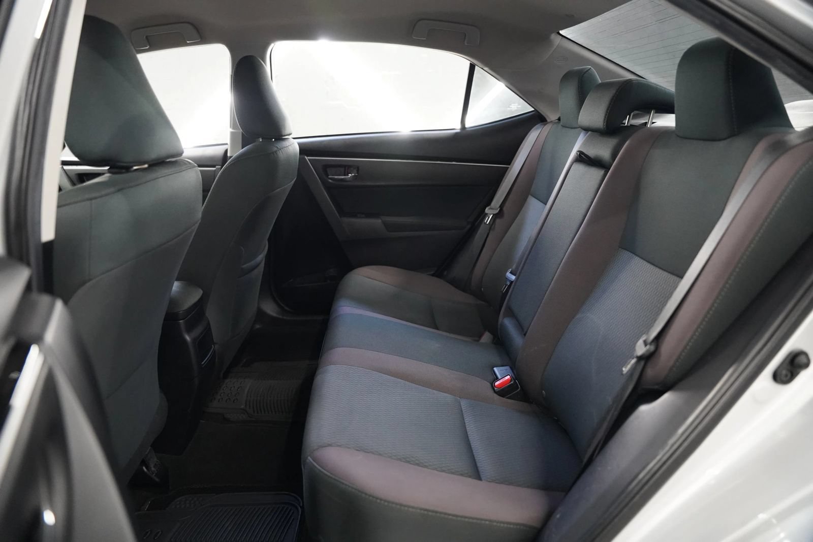 Used 2019 Toyota Corolla LE FWD image 13