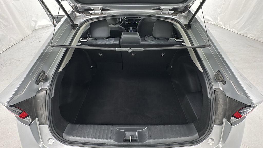 Used 2024 Toyota Prius LE image 15