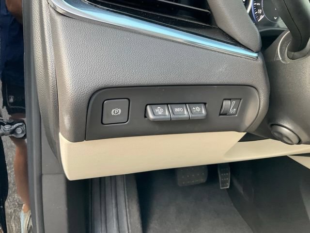 Used 2023 Buick Enclave Avenir w/ Avenir Technology Package FWD image 10