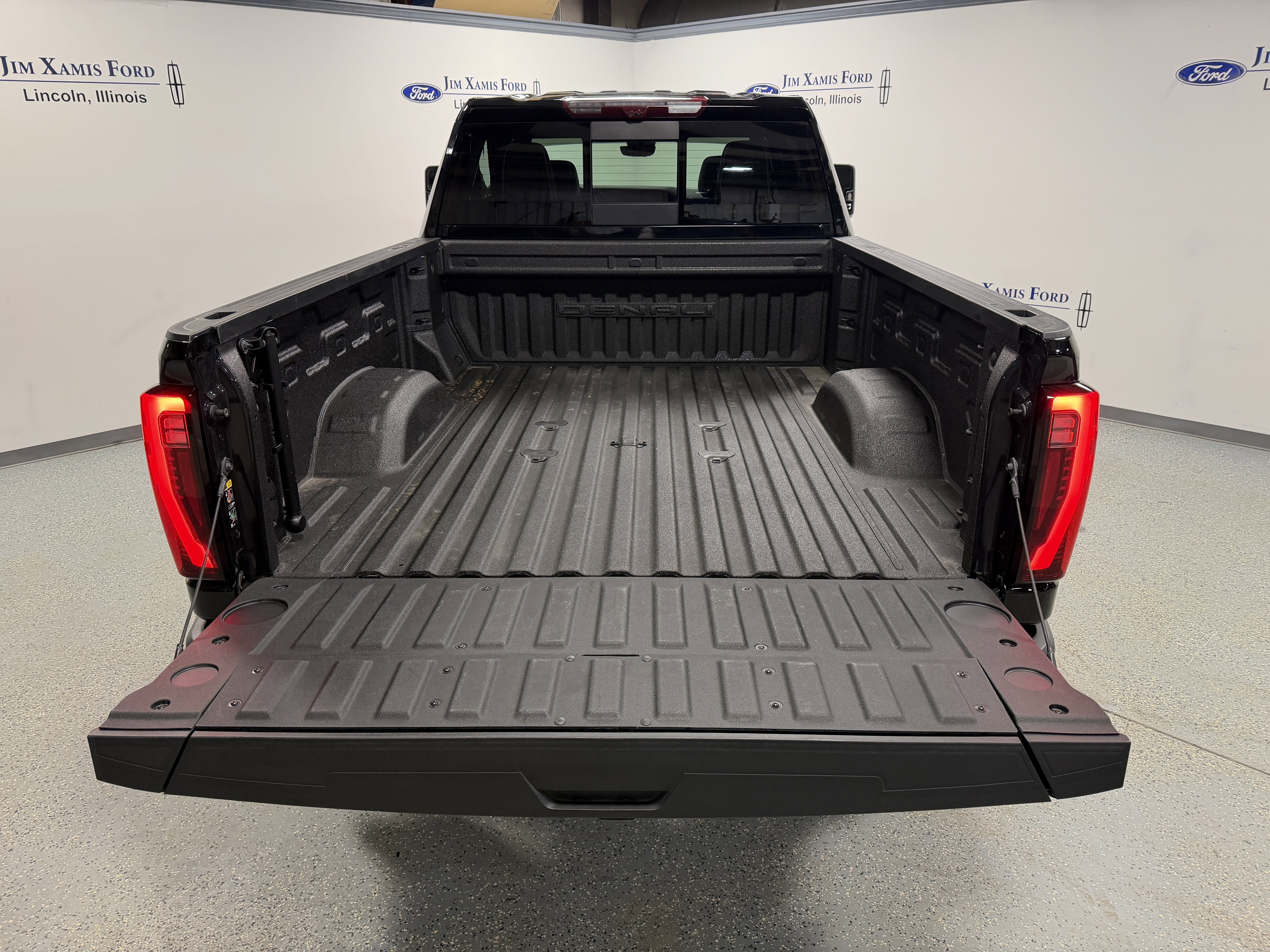 Used 2024 GMC Sierra 2500 Denali Ultimate image 30