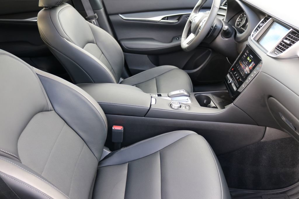 Certified 2025 INFINITI QX50 Luxe image 42