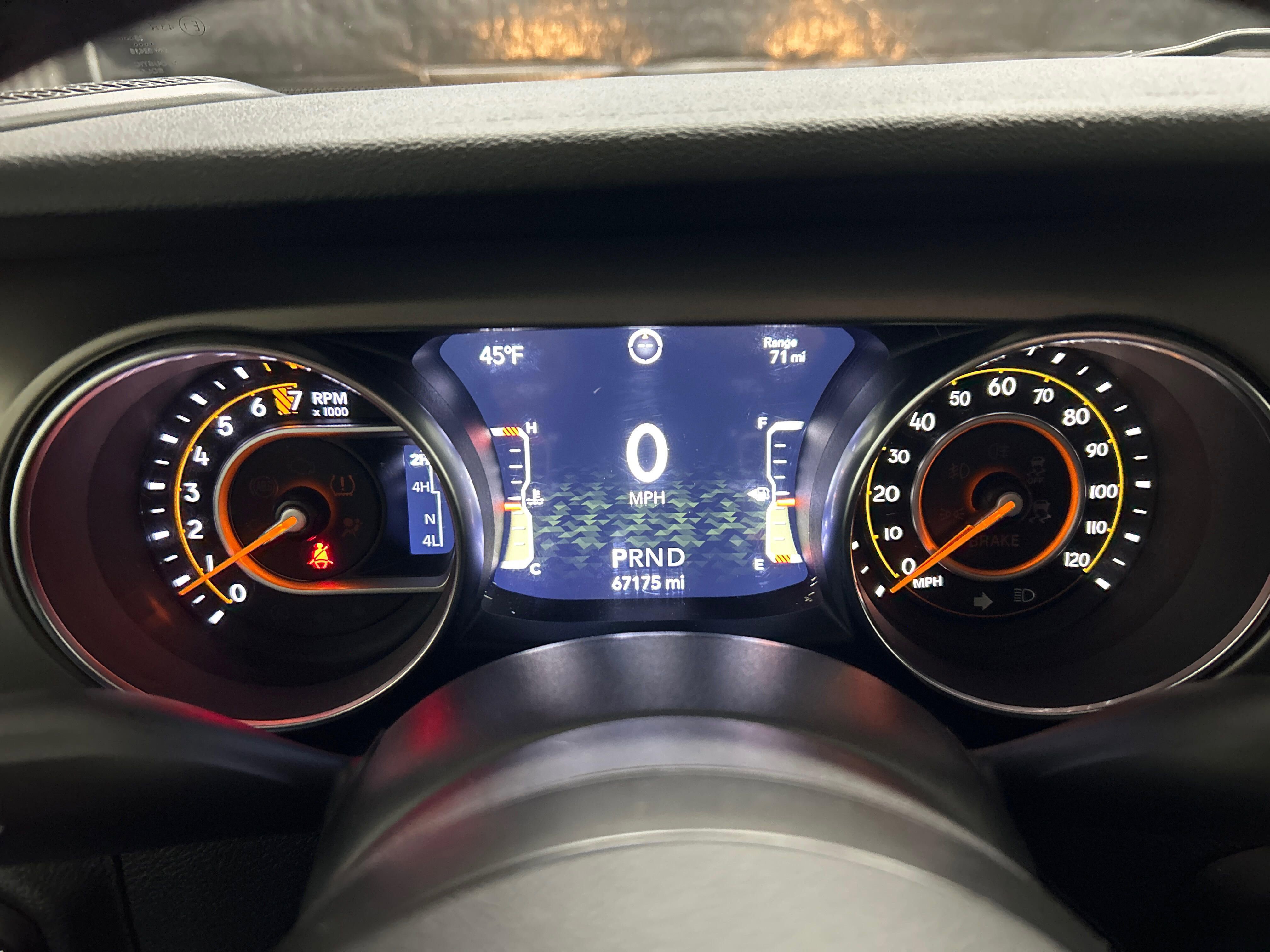 Used 2020 Jeep Gladiator Sport w/ Technology Group AWD/4WD image 17