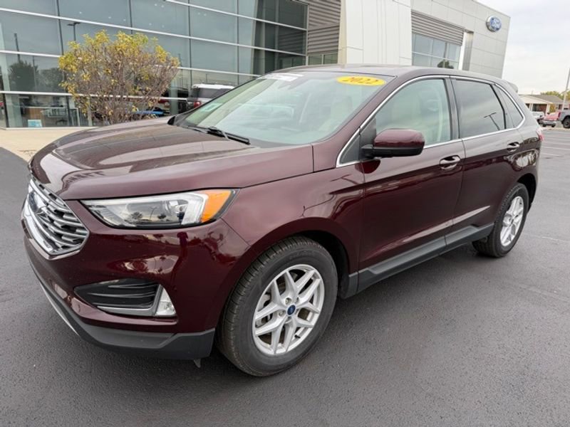 Used 2022 Ford Edge SEL w/ Convenience Package AWD/4WD image 2