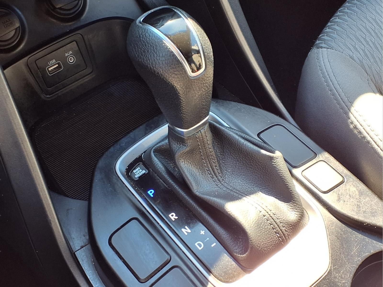 Used 2017 Hyundai Santa Fe Sport image 23