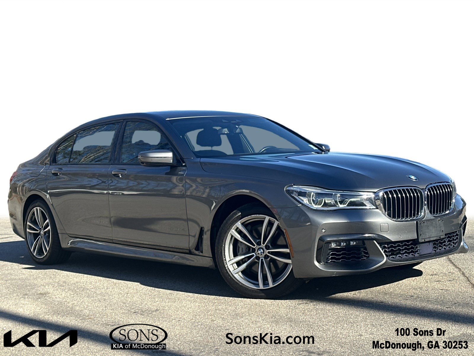 Used 2017 BMW 750i xDrive video 1