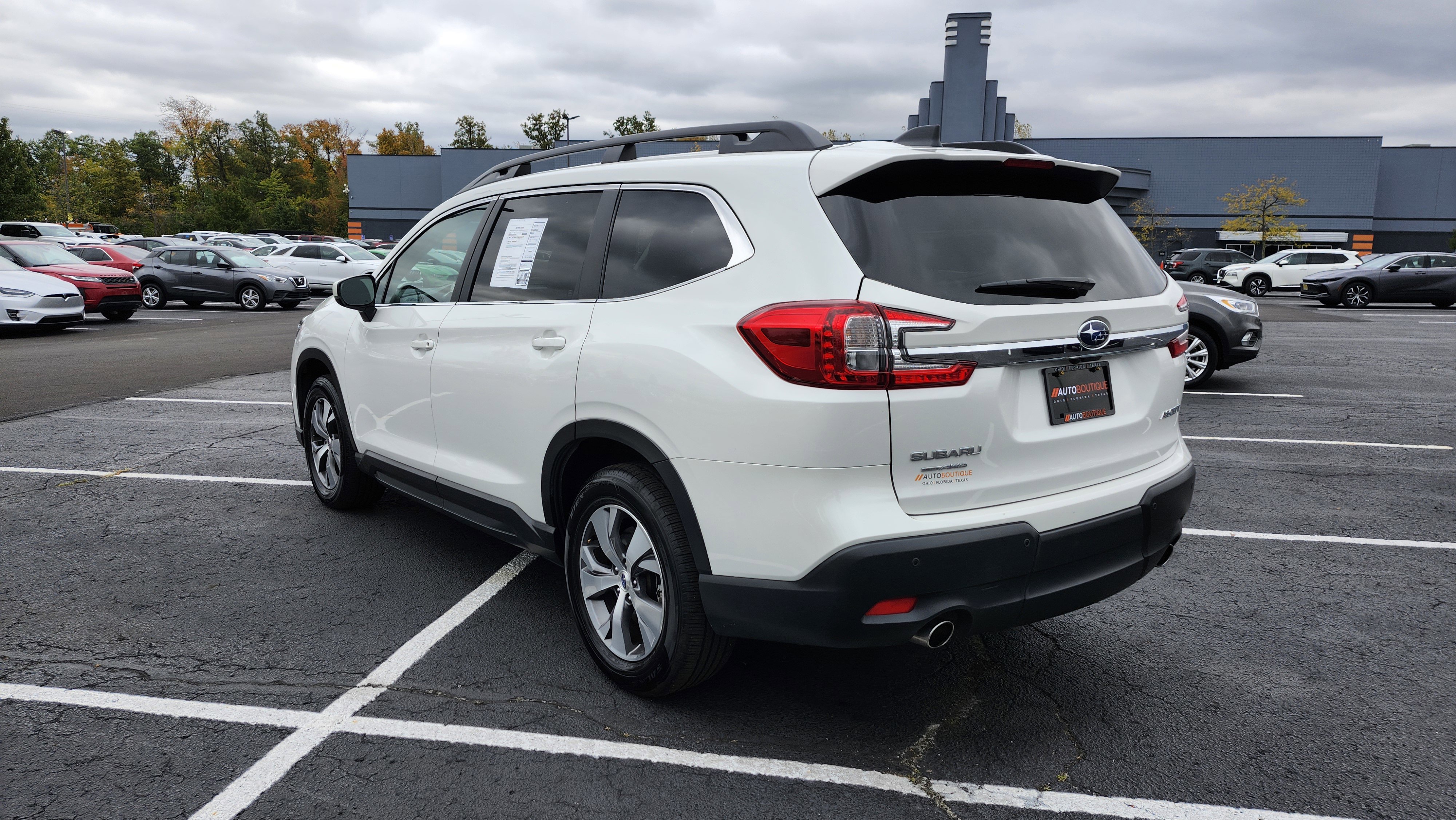 Used 2025 Subaru Ascent Premium image 9