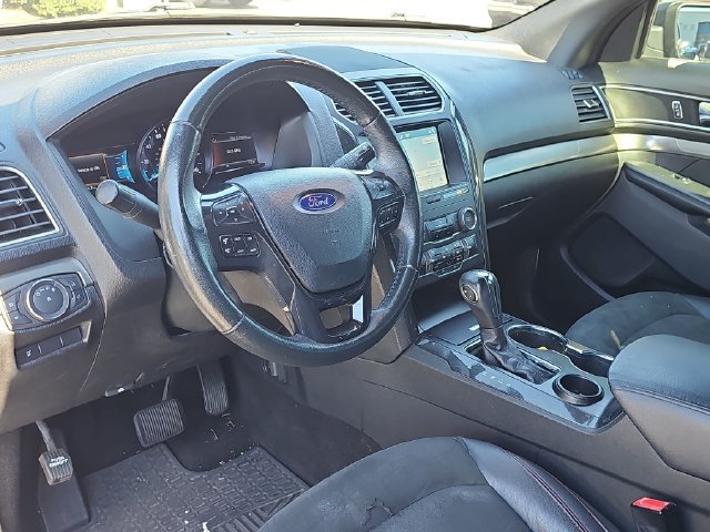 Used 2019 Ford Explorer XLT w/ Equipment Group 202A FWD image 11