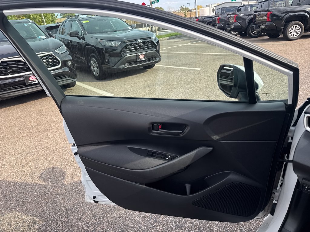 Used 2024 Toyota Corolla LE FWD image 34