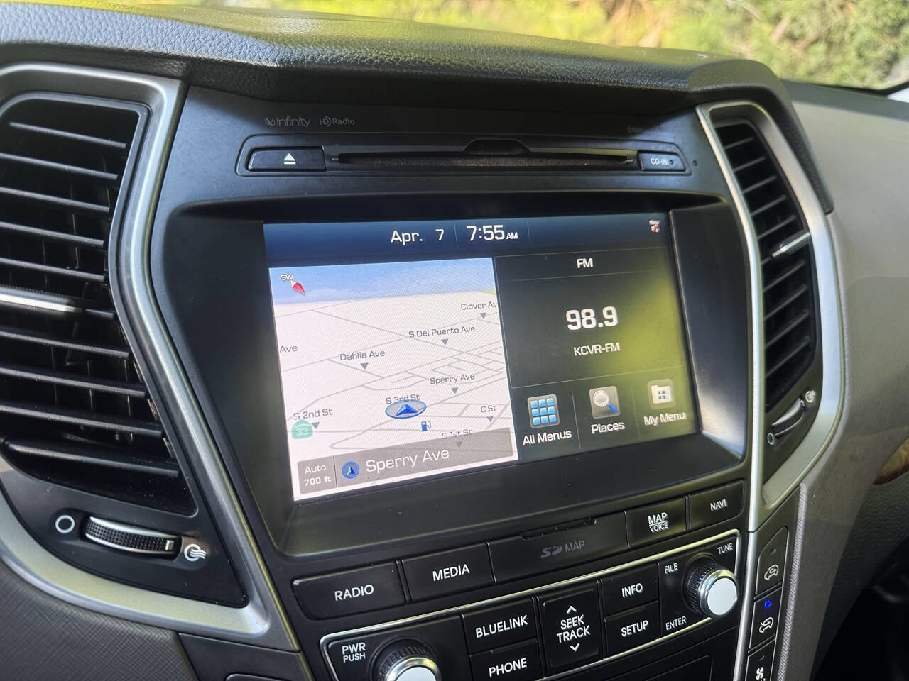 Used 2017 Hyundai Santa Fe FWD image 17