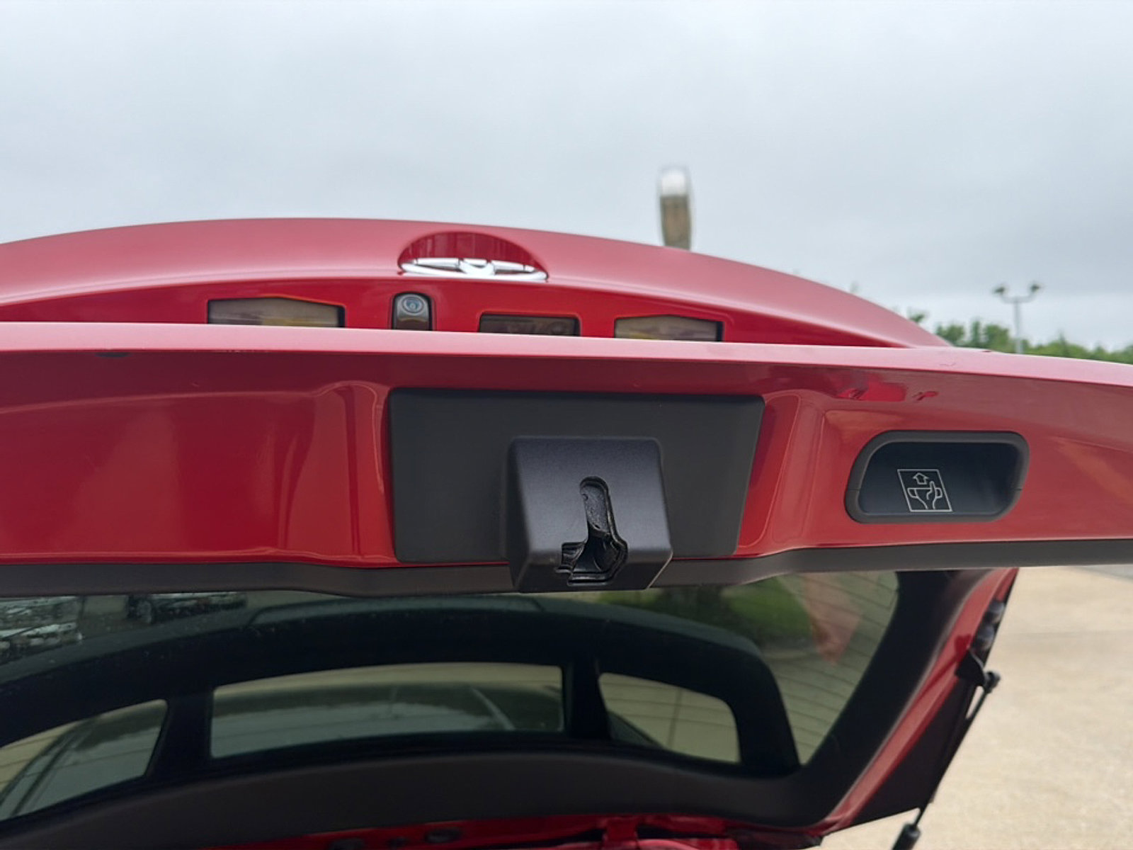Used 2020 Toyota C-HR XLE FWD image 8