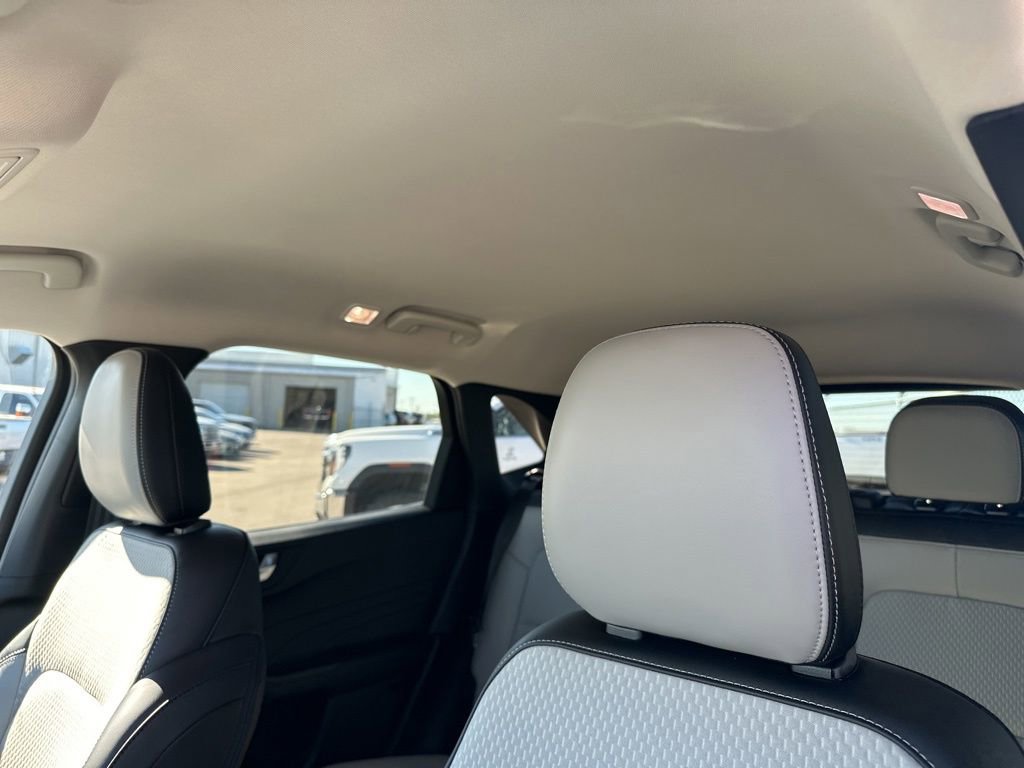 New 2026 Ford Escape SE FWD image 14