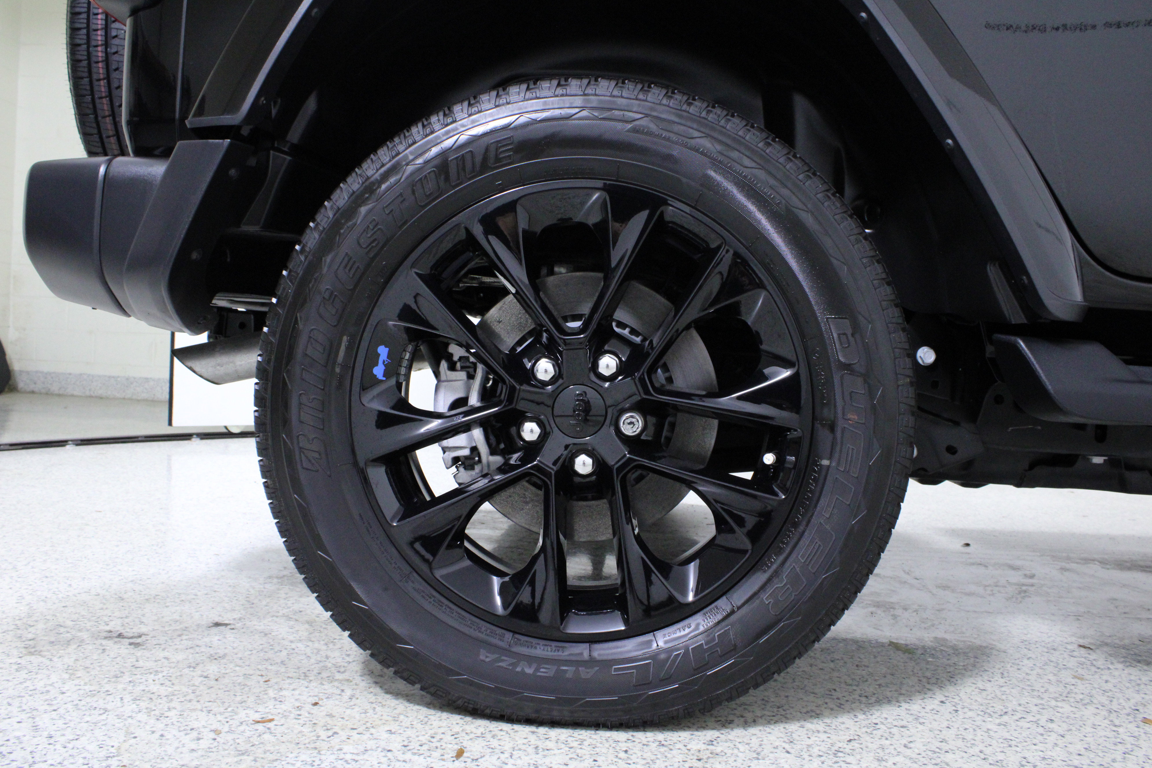 Used 2023 Jeep Wrangler Sahara w/ Cold Weather Group image 8